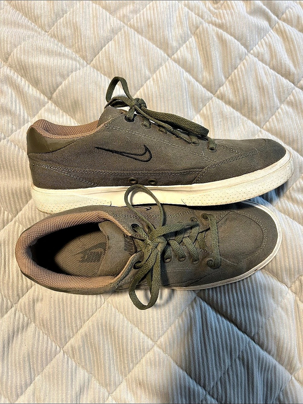 Nike  Sneakers Green US 7.5 woman’s